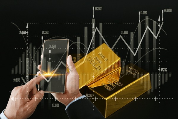 Pros and Cons of Gold IRA Investing - Complete Guide to Advantages, Disadvantages, and Considerations for Precious Metals Retirement Accounts